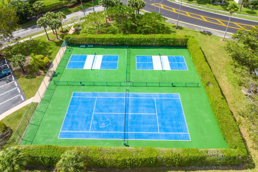 For Sale: $429,900 (3 beds, 2 baths, 1672 Square Feet)