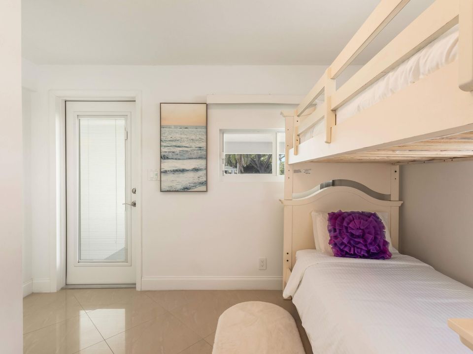 出租: $3,995 (3 贝兹, 2 浴室, 1498 平方英尺)