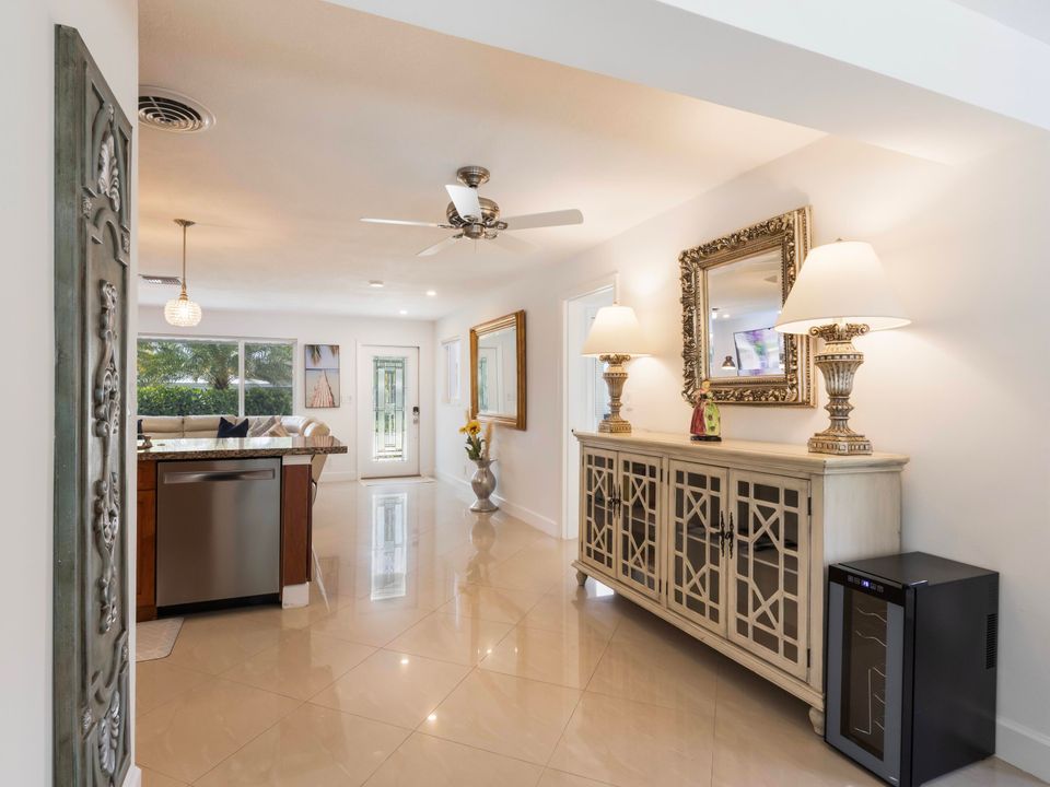 出租: $3,995 (3 贝兹, 2 浴室, 1498 平方英尺)