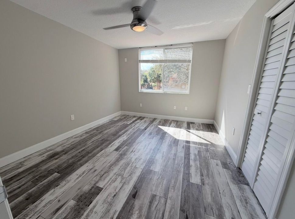 Active With Contract: $2,950 (3 beds, 2 baths, 1144 Square Feet)