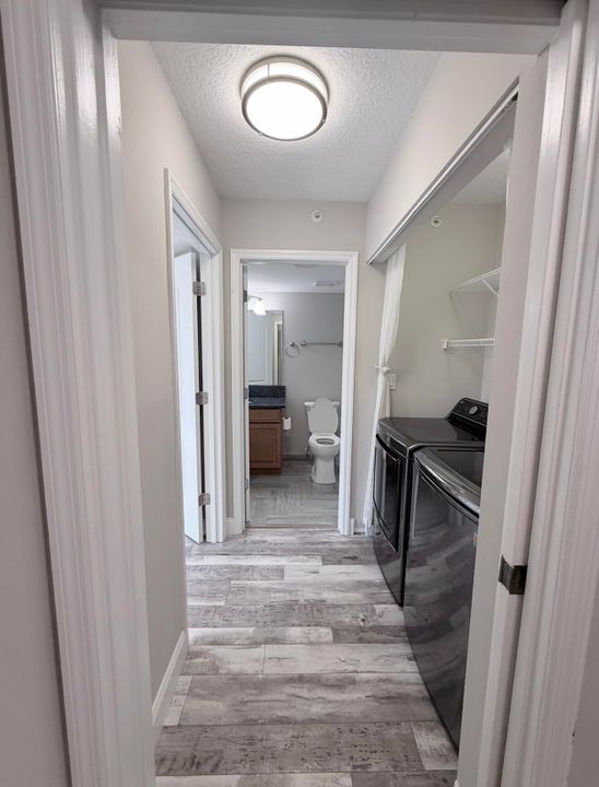 Active With Contract: $2,950 (3 beds, 2 baths, 1144 Square Feet)