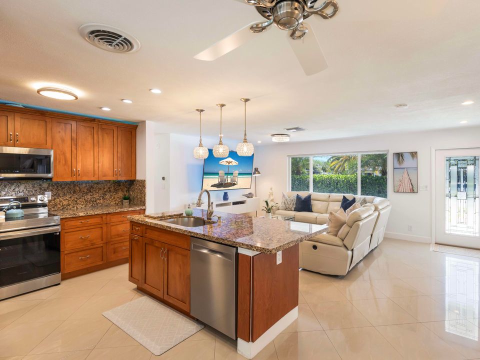 出租: $3,995 (3 贝兹, 2 浴室, 1498 平方英尺)