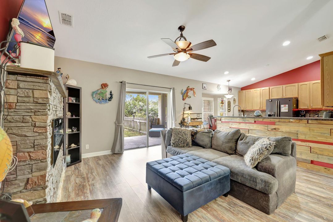 For Sale: $395,000 (3 beds, 2 baths, 1691 Square Feet)