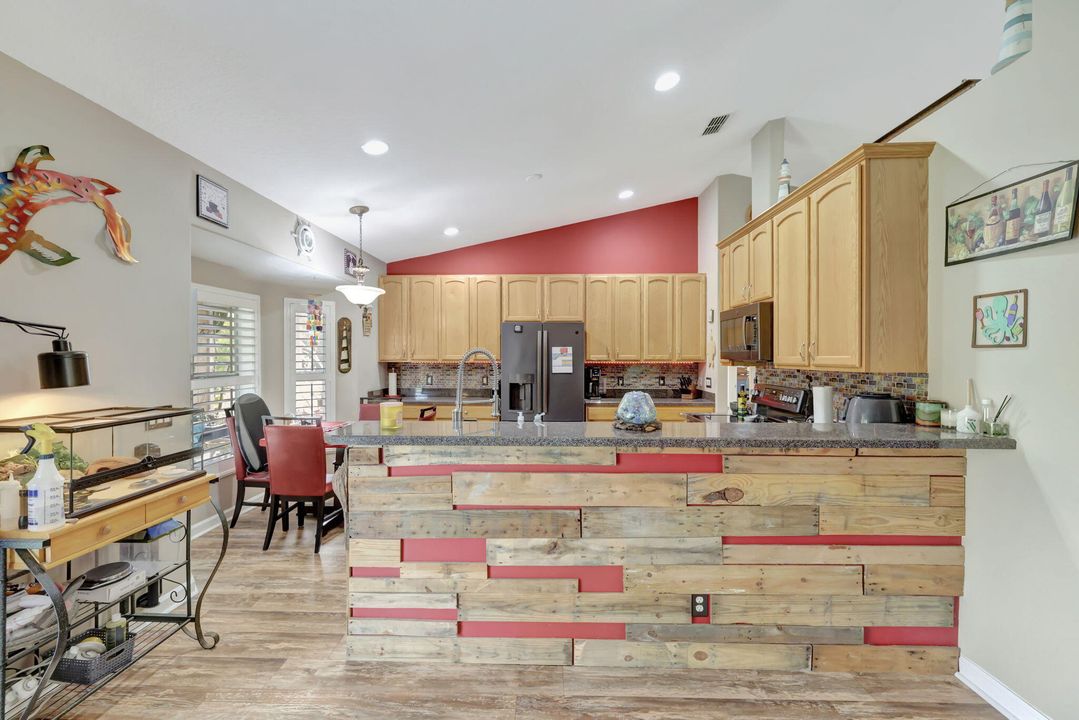 For Sale: $395,000 (3 beds, 2 baths, 1691 Square Feet)