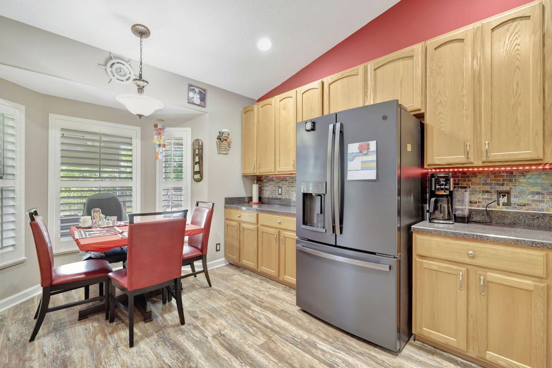 For Sale: $395,000 (3 beds, 2 baths, 1691 Square Feet)