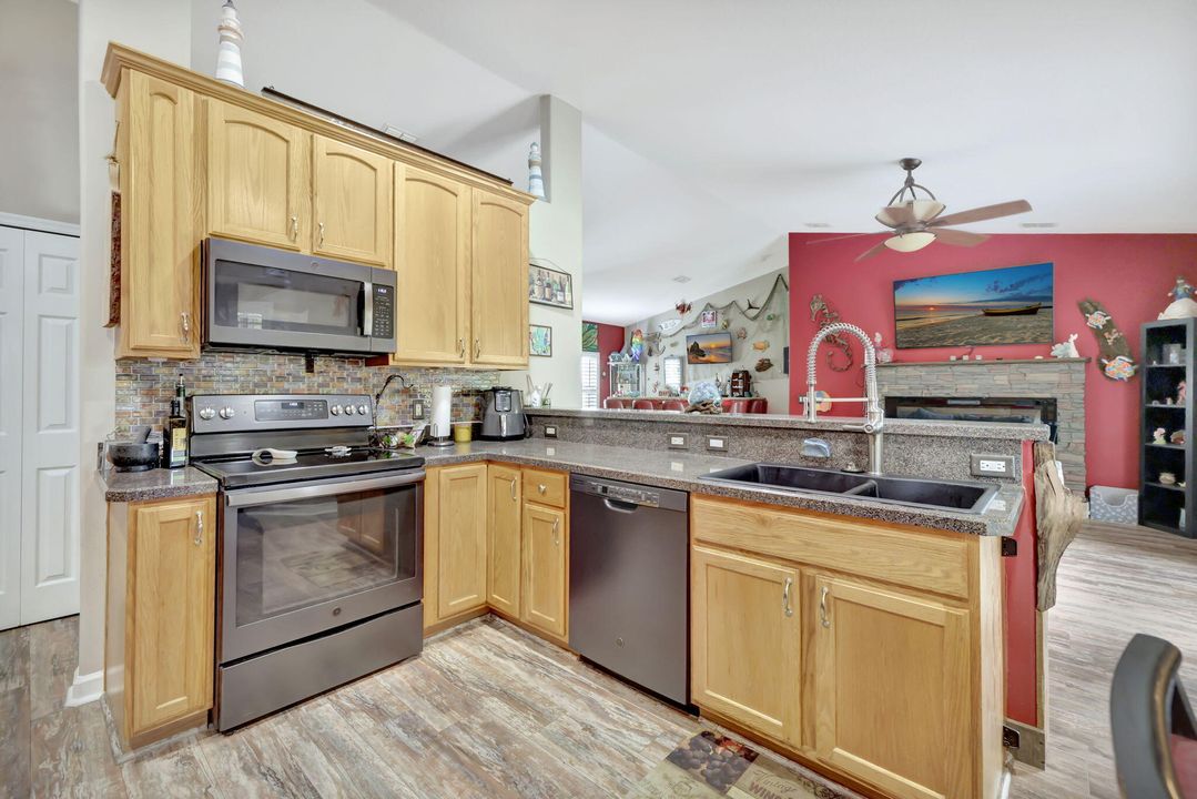 For Sale: $395,000 (3 beds, 2 baths, 1691 Square Feet)