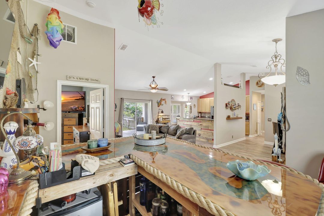 For Sale: $395,000 (3 beds, 2 baths, 1691 Square Feet)