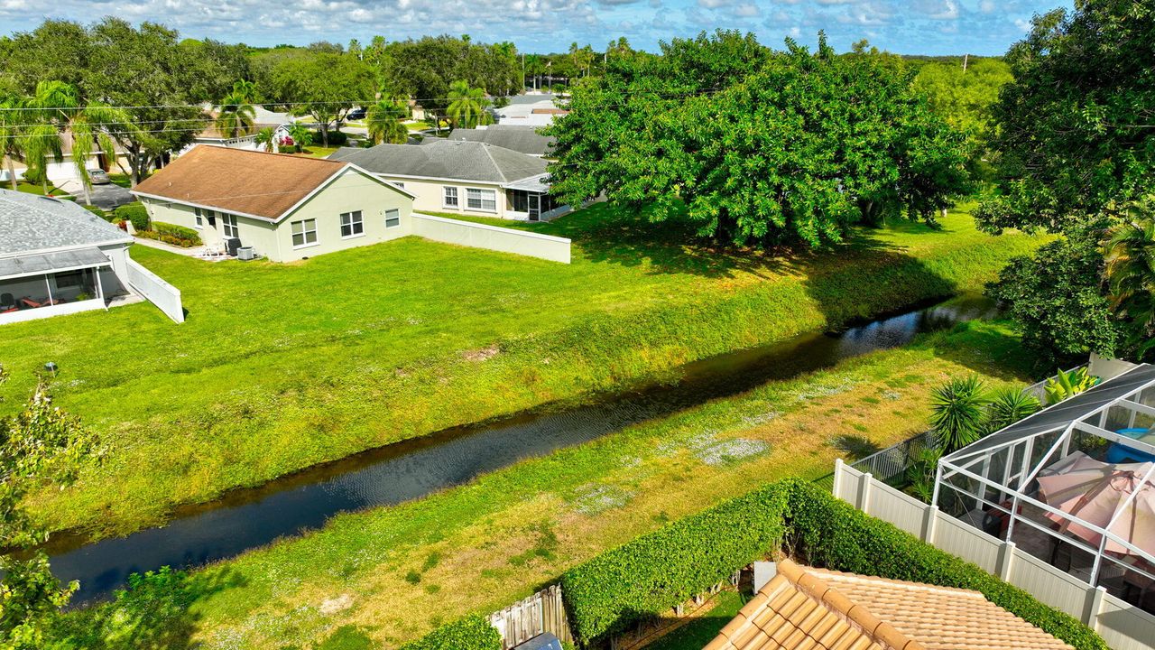 For Sale: $549,000 (3 beds, 2 baths, 1813 Square Feet)