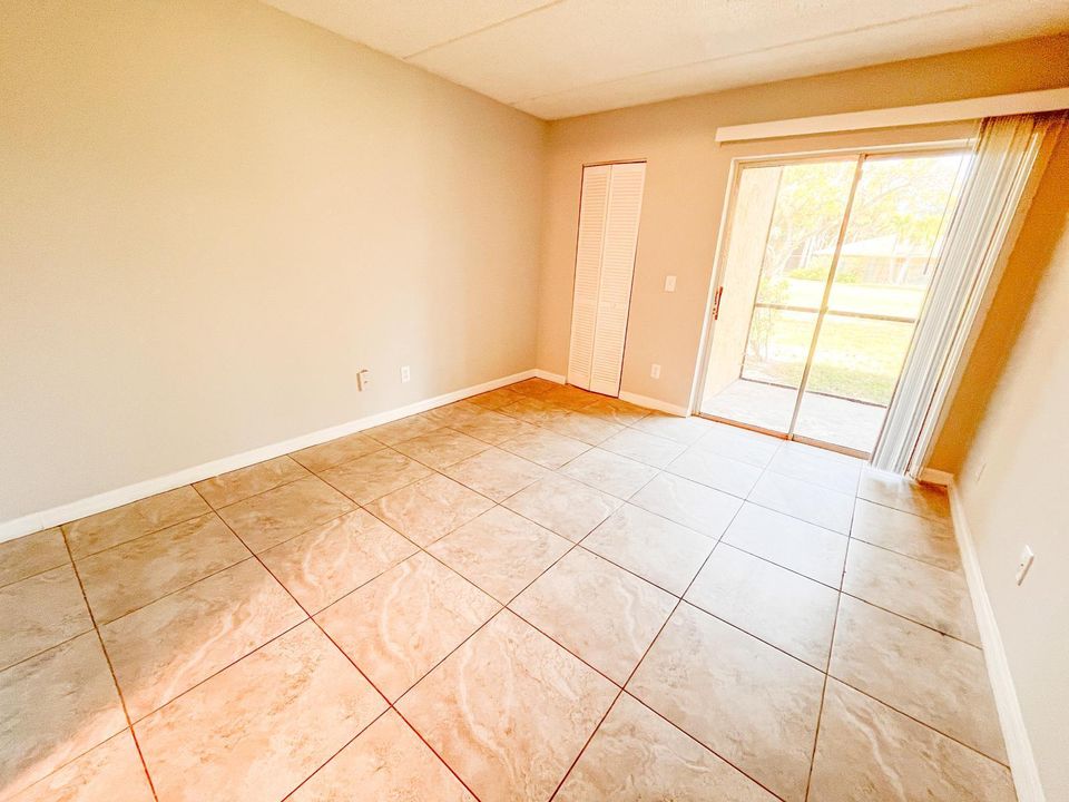 В аренду: $1,895 (2 спален, 2 ванн, 900 Квадратных фут)