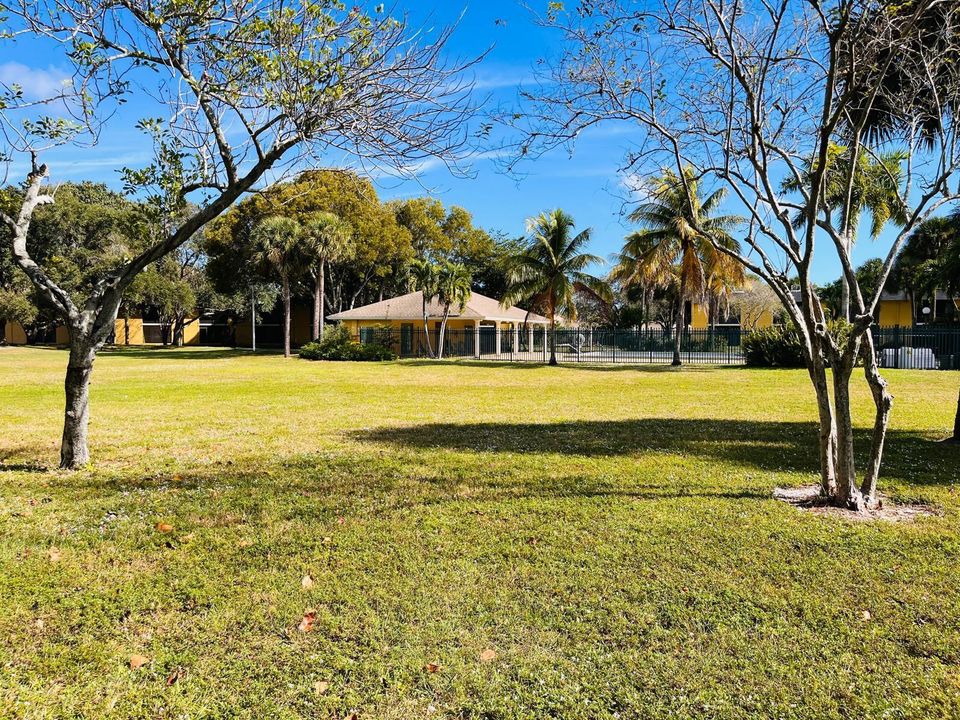 В аренду: $1,895 (2 спален, 2 ванн, 900 Квадратных фут)