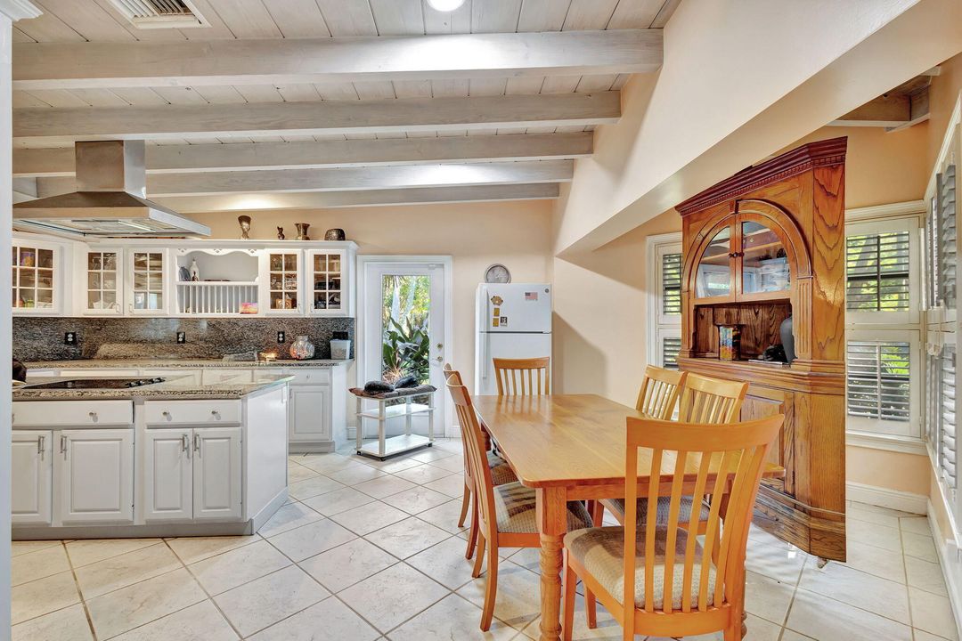 На продажу: $1,375,000 (4 спален, 3 ванн, 3704 Квадратных фут)