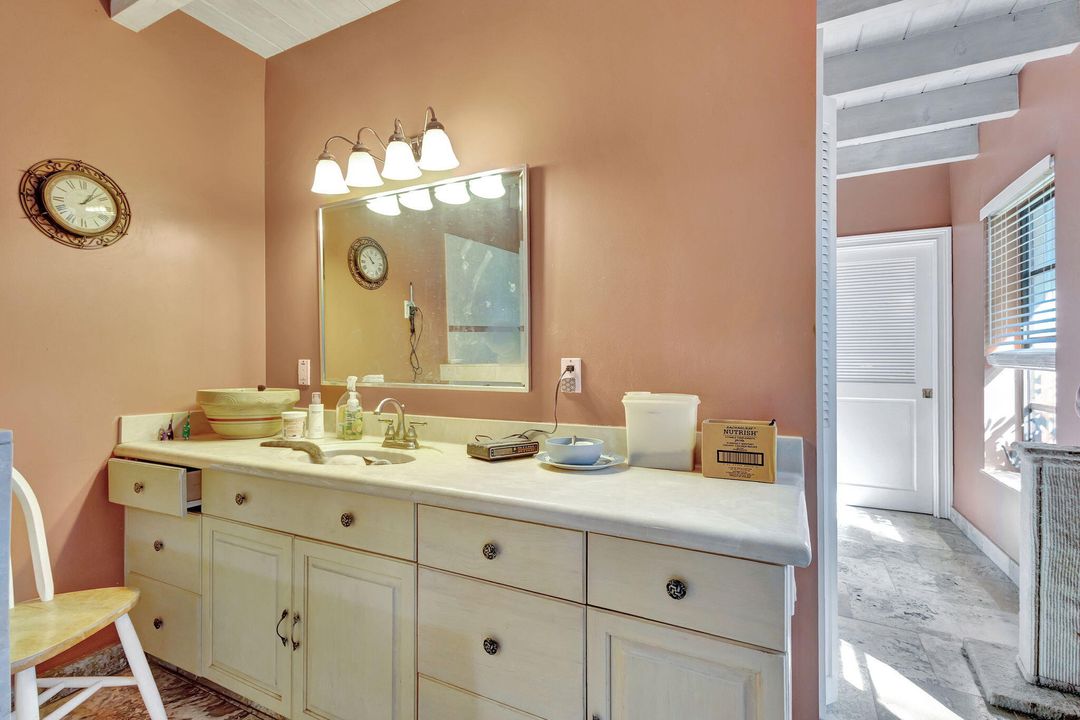 На продажу: $1,375,000 (4 спален, 3 ванн, 3704 Квадратных фут)