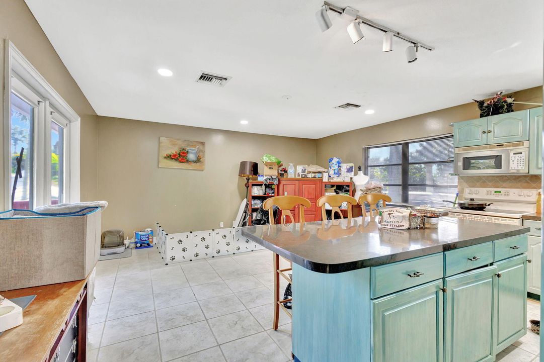 На продажу: $1,375,000 (4 спален, 3 ванн, 3704 Квадратных фут)