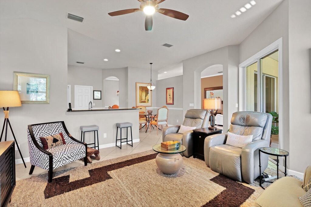 For Sale: $475,000 (4 beds, 2 baths, 2182 Square Feet)