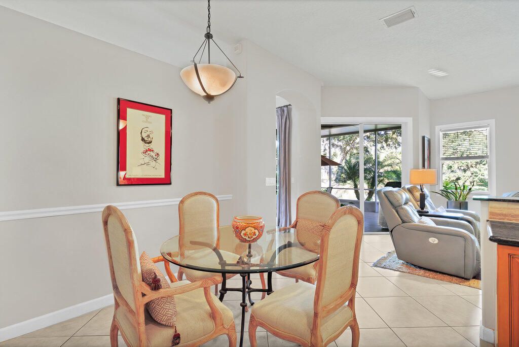 For Sale: $475,000 (4 beds, 2 baths, 2182 Square Feet)