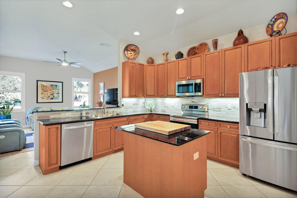 For Sale: $475,000 (4 beds, 2 baths, 2182 Square Feet)