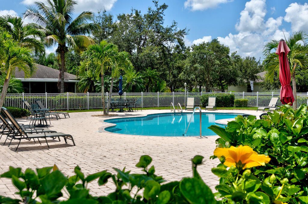 For Sale: $475,000 (4 beds, 2 baths, 2182 Square Feet)