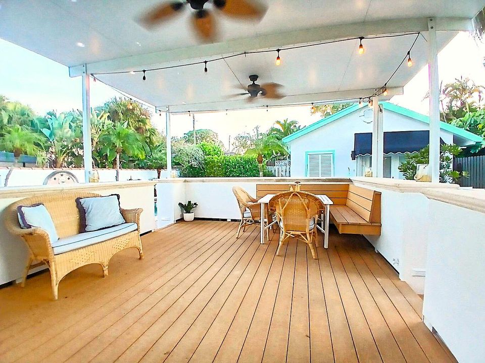 En Venta: $1,350,000 (4 camas, 3 baños, 2286 Pies cuadrados)