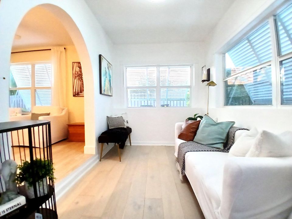 En Venta: $1,350,000 (4 camas, 3 baños, 2286 Pies cuadrados)