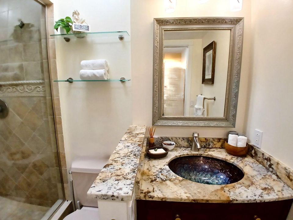 En Venta: $1,350,000 (4 camas, 3 baños, 2286 Pies cuadrados)