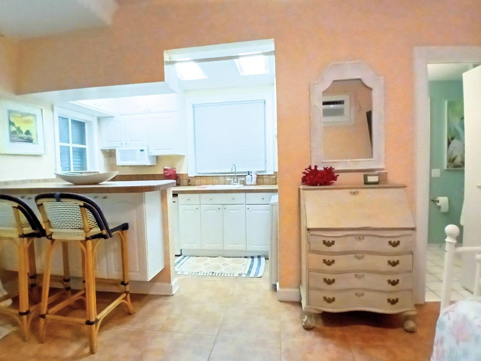 En Venta: $1,350,000 (4 camas, 3 baños, 2286 Pies cuadrados)