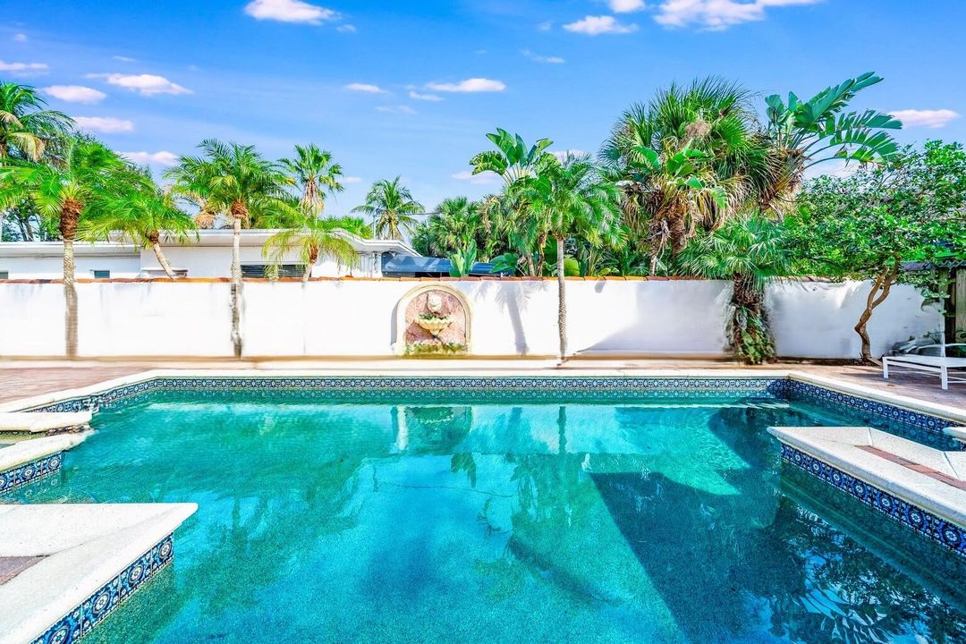 En Venta: $1,350,000 (4 camas, 3 baños, 2286 Pies cuadrados)