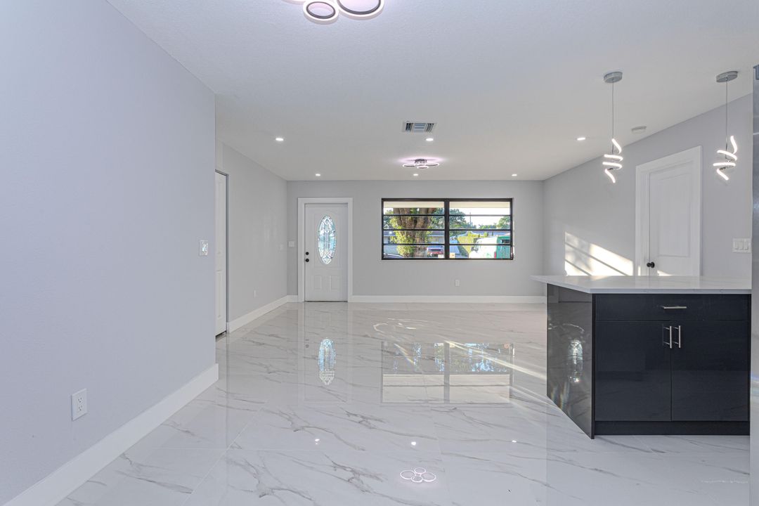 En Venta: $525,000 (3 camas, 2 baños, 1295 Pies cuadrados)