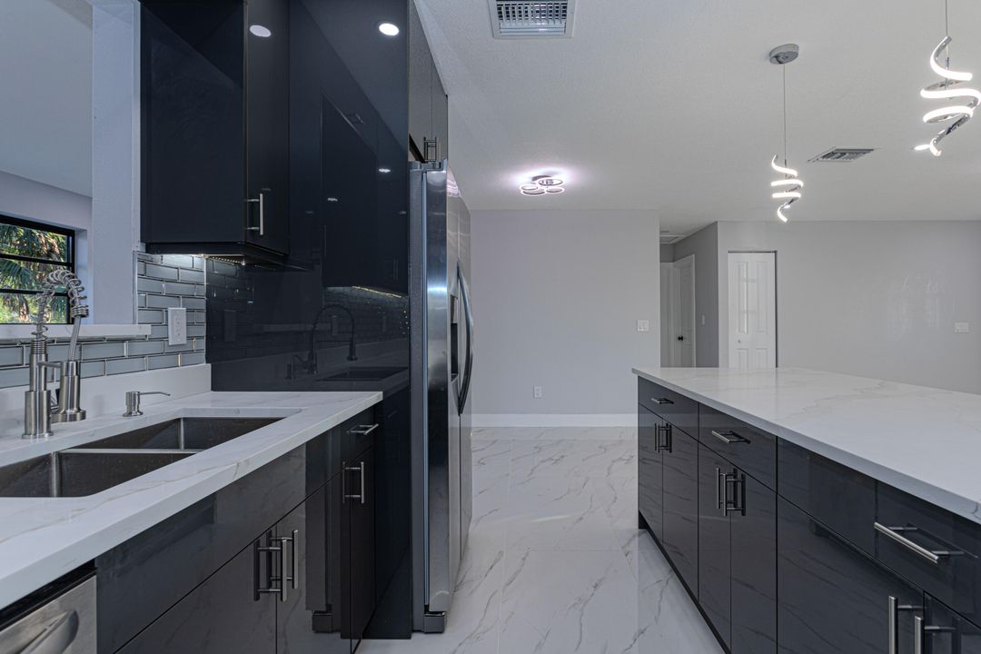 En Venta: $525,000 (3 camas, 2 baños, 1295 Pies cuadrados)