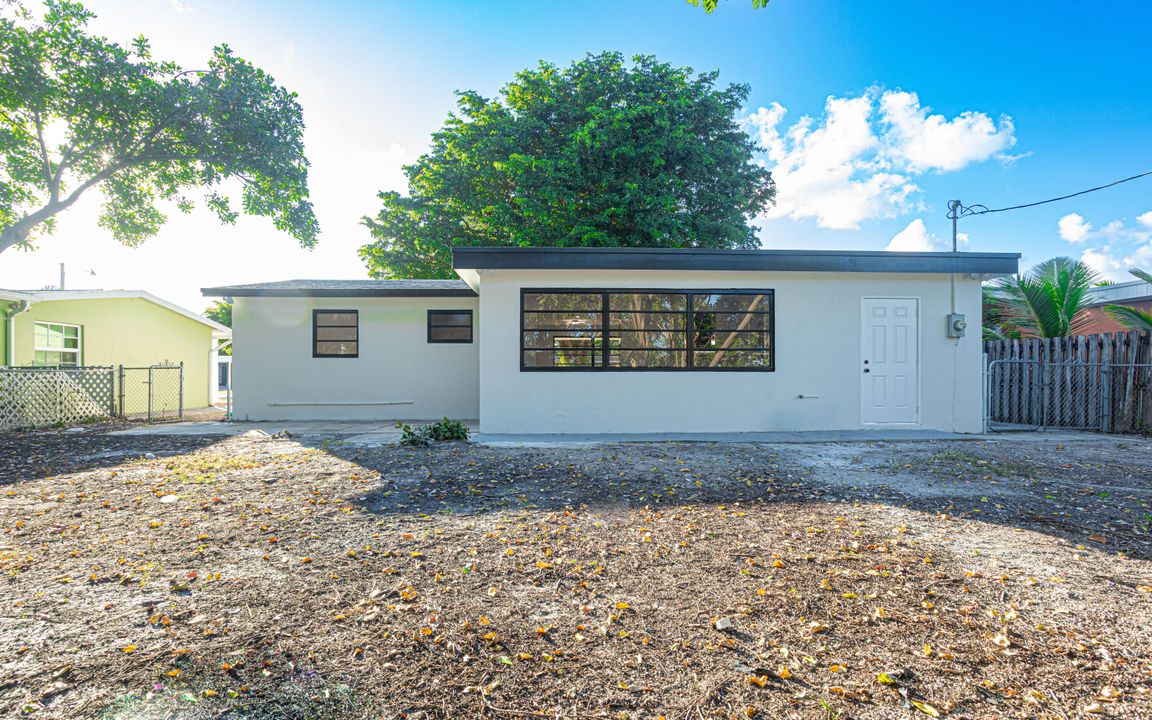 En Venta: $525,000 (3 camas, 2 baños, 1295 Pies cuadrados)