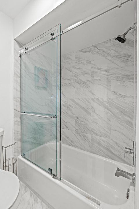 В аренду: $2,950 (2 спален, 2 ванн, 1300 Квадратных фут)