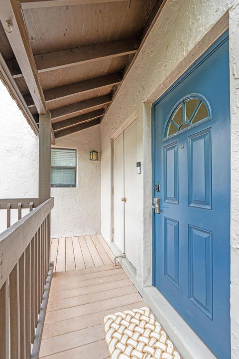 В аренду: $2,950 (2 спален, 2 ванн, 1300 Квадратных фут)