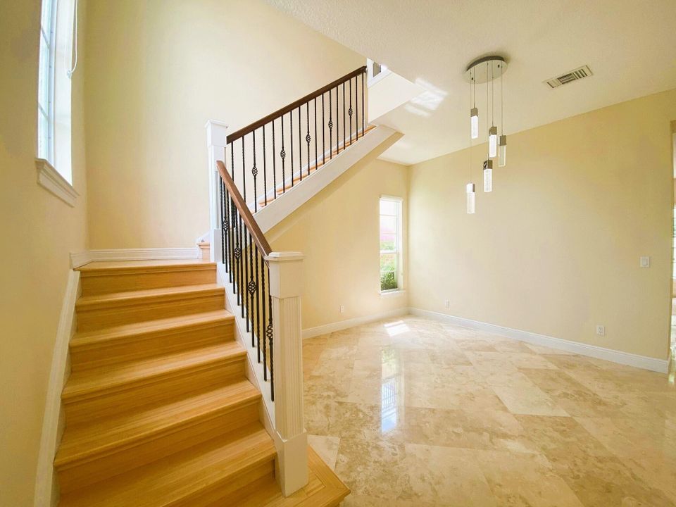 出租: $6,500 (4 贝兹, 3 浴室, 2501 平方英尺)