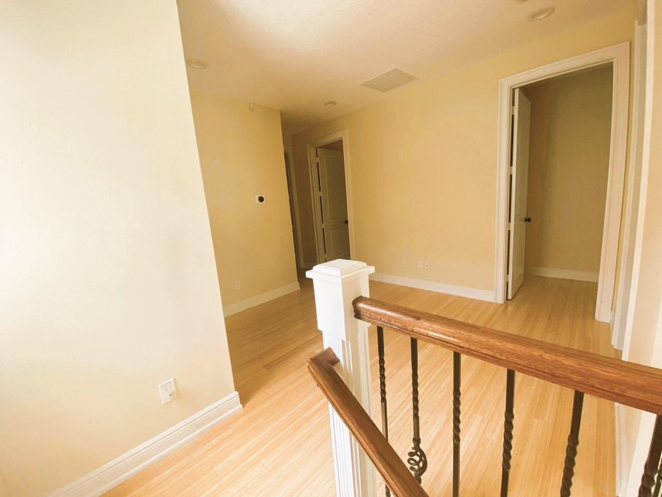 出租: $6,500 (4 贝兹, 3 浴室, 2501 平方英尺)