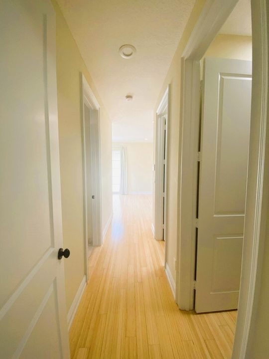 出租: $6,500 (4 贝兹, 3 浴室, 2501 平方英尺)