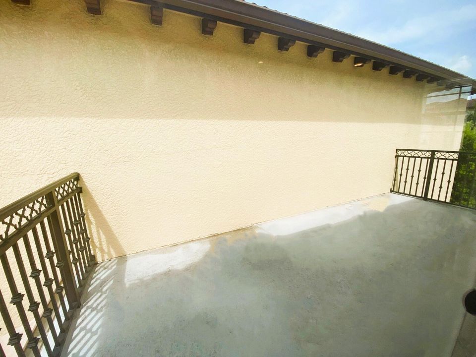 出租: $6,500 (4 贝兹, 3 浴室, 2501 平方英尺)