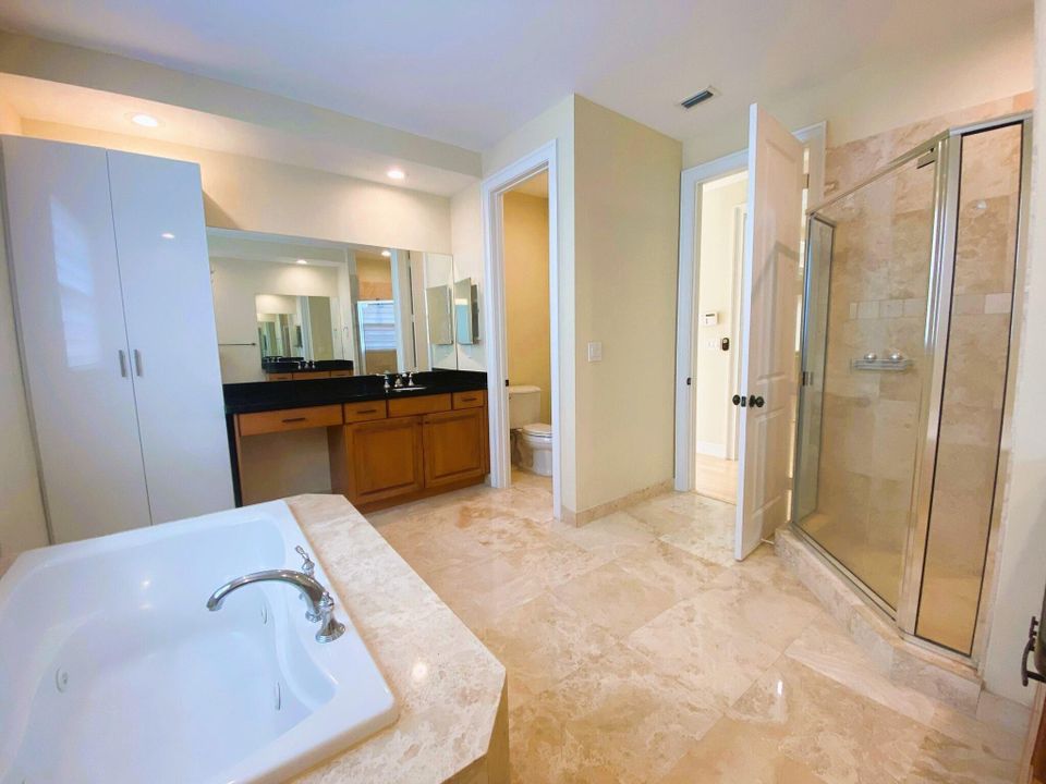 出租: $6,500 (4 贝兹, 3 浴室, 2501 平方英尺)