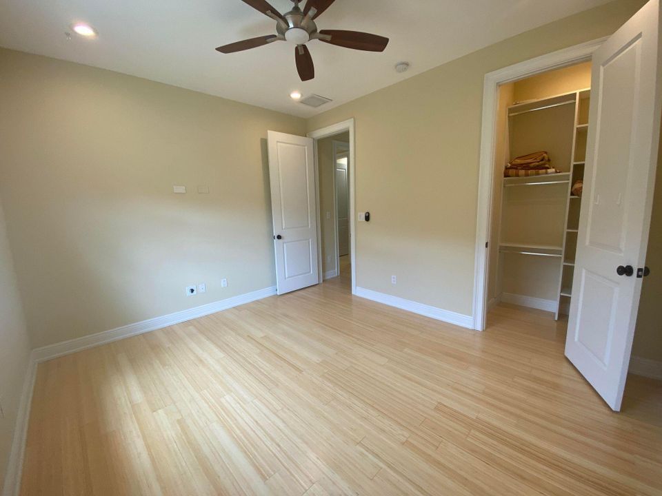 出租: $6,500 (4 贝兹, 3 浴室, 2501 平方英尺)