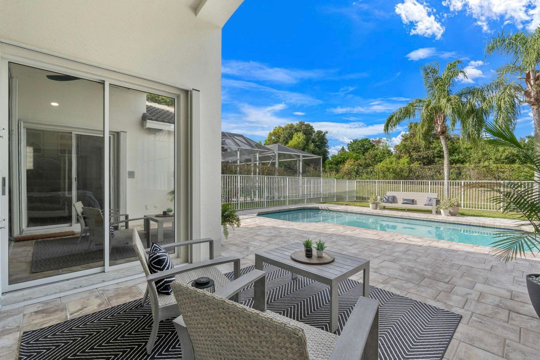 Activo con contrato: $985,000 (4 camas, 2 baños, 2339 Pies cuadrados)