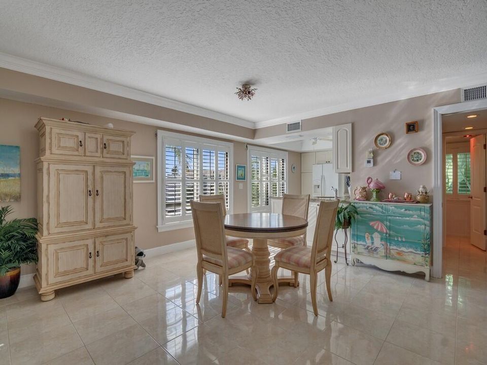 待售: $349,900 (2 贝兹, 2 浴室, 1274 平方英尺)