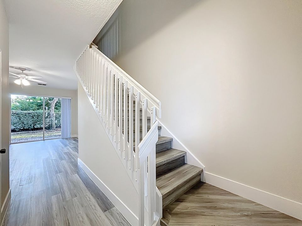 For Rent: $2,450 (2 beds, 2 baths, 1507 Square Feet)