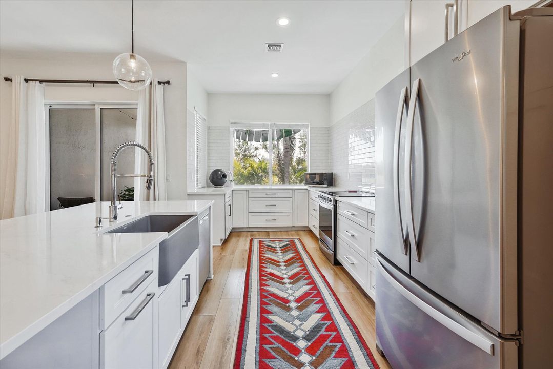 В аренду: $7,300 (3 спален, 2 ванн, 1863 Квадратных фут)