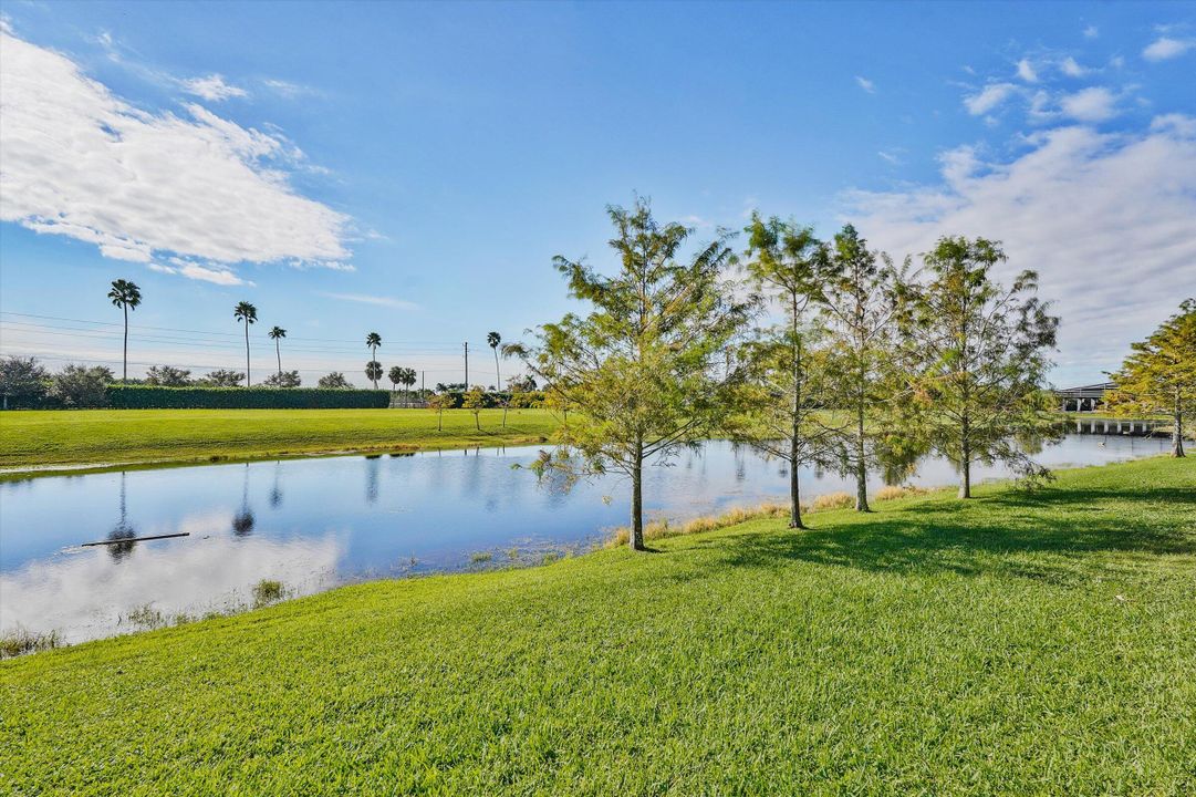 В аренду: $7,300 (3 спален, 2 ванн, 1863 Квадратных фут)