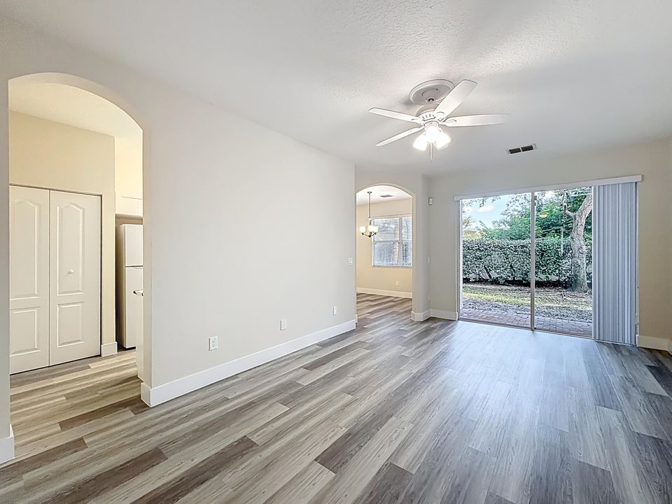 For Rent: $2,450 (2 beds, 2 baths, 1507 Square Feet)