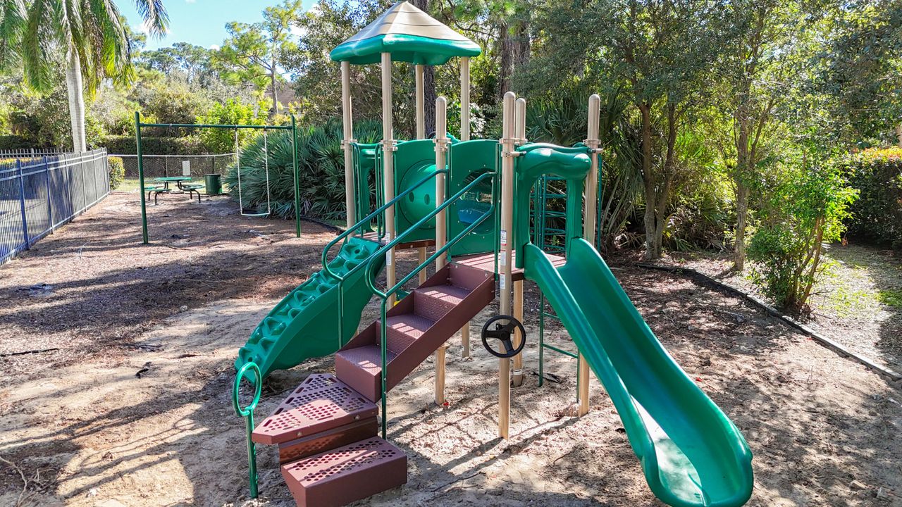 For Rent: $2,450 (2 beds, 2 baths, 1507 Square Feet)