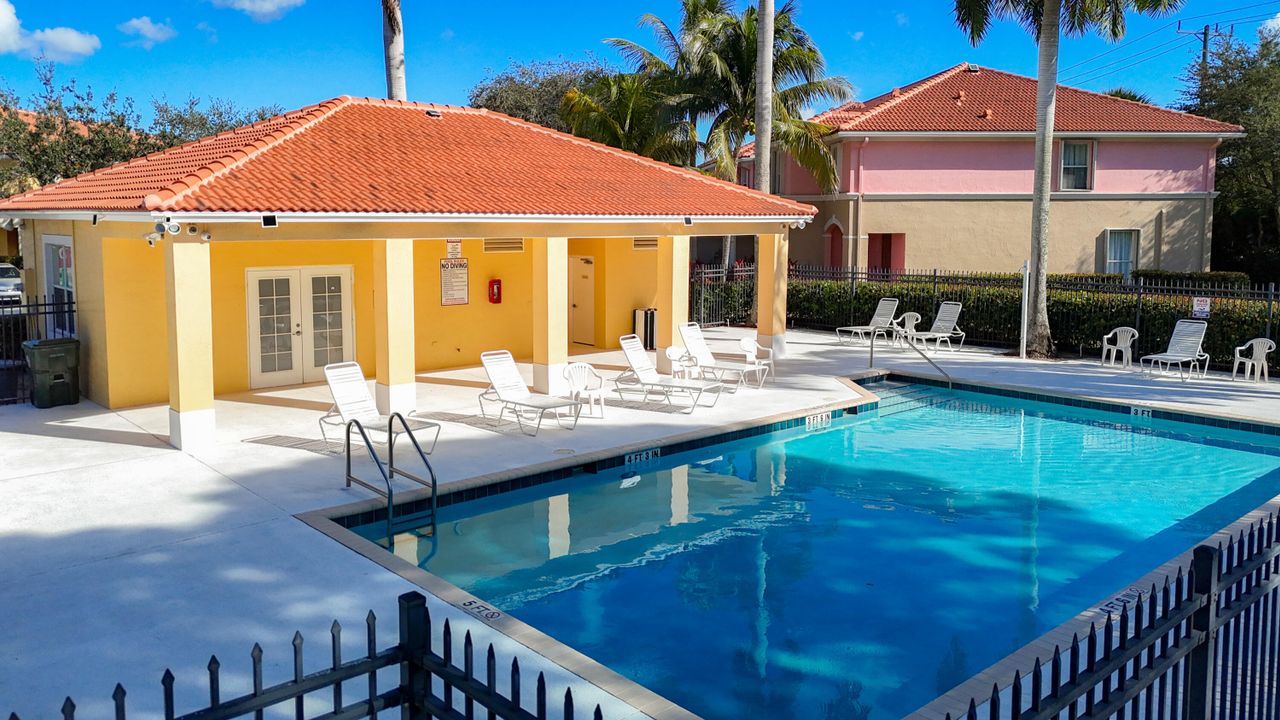 For Rent: $2,450 (2 beds, 2 baths, 1507 Square Feet)