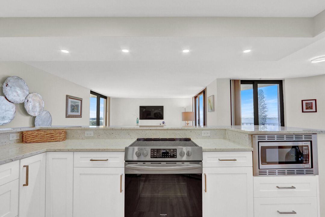 For Rent: $6,850 (2 beds, 2 baths, 1457 Square Feet)