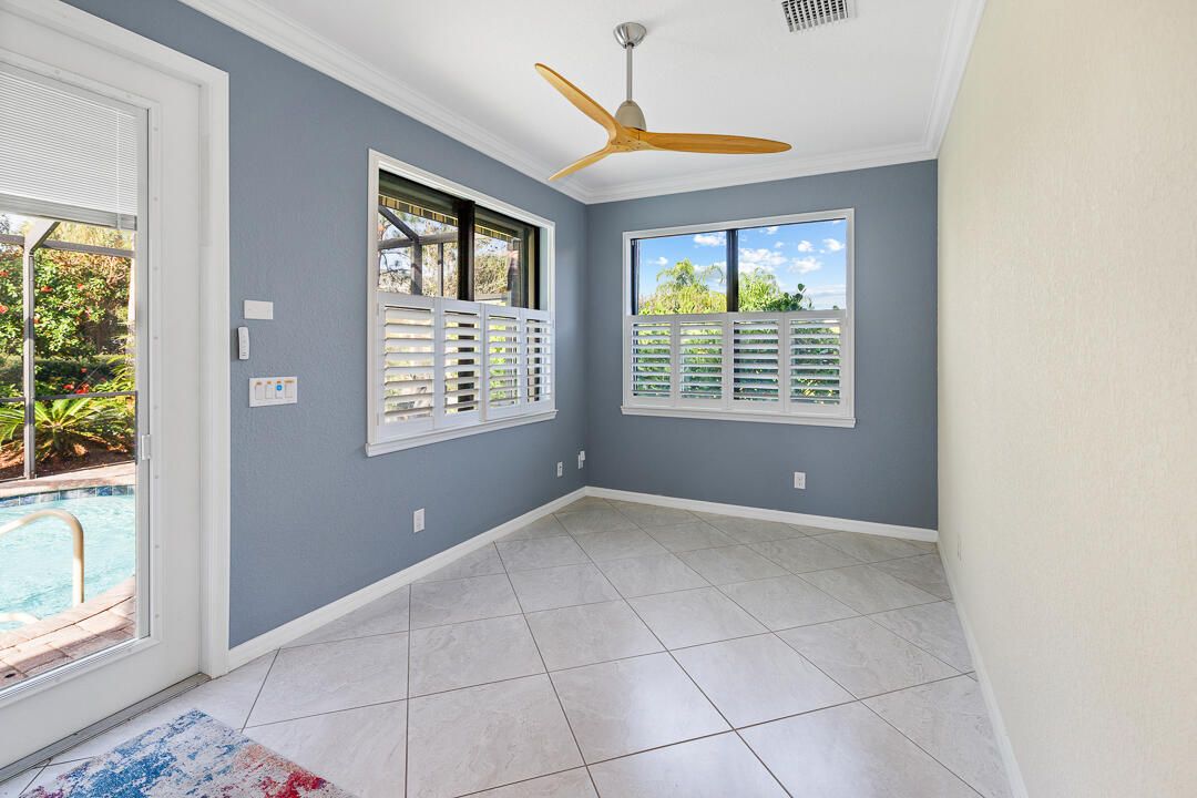 For Sale: $500,000 (3 beds, 3 baths, 2220 Square Feet)