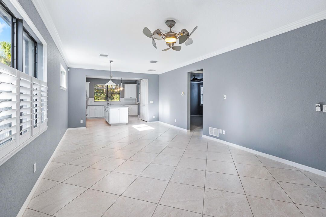 For Sale: $500,000 (3 beds, 3 baths, 2220 Square Feet)