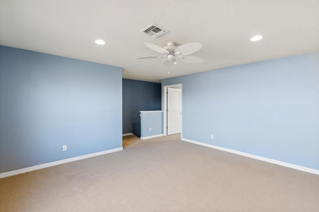 For Sale: $500,000 (3 beds, 3 baths, 2220 Square Feet)