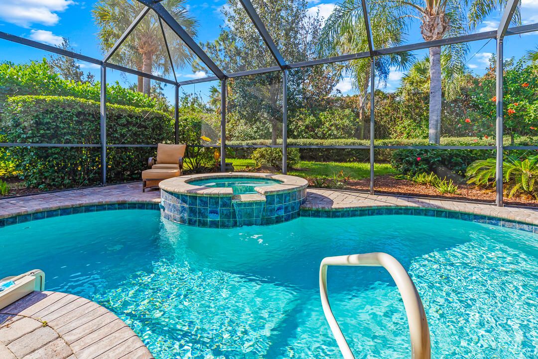 For Sale: $500,000 (3 beds, 3 baths, 2220 Square Feet)